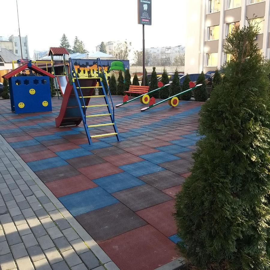 Новобудова Центр Daire Lutsʼk Dış mekan fotoğraf